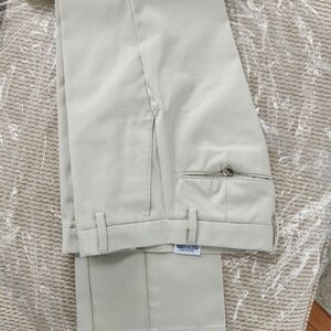 Men's Docker's Signature Khaki, Slim Fit, 38x30 Cream Pants, Like Neq